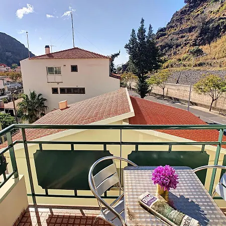 Sea N' Sun Apartment By Lovelystay Ribeira Brava Esterno foto
